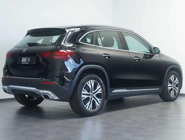 Mercedes GLA 200 AMG Line — photo 4