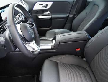 Mercedes GLA 200 AMG Line — photo 5
