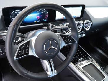 Mercedes GLA 200 AMG Line — photo 6