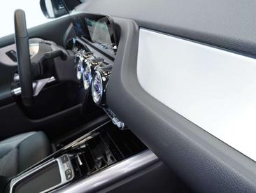Mercedes GLA 200 AMG Line — photo 10