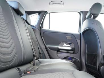Mercedes GLA 200 AMG Line — photo 16
