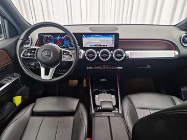 Mercedes EQB 350 — photo 20
