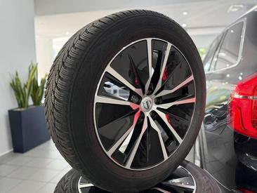 Volvo XC90 — photo 8