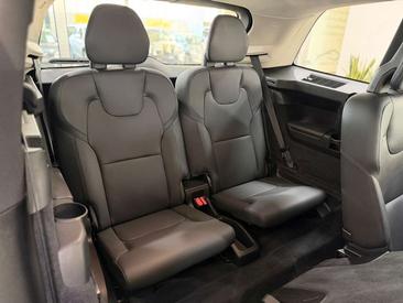 Volvo XC90 — photo 16