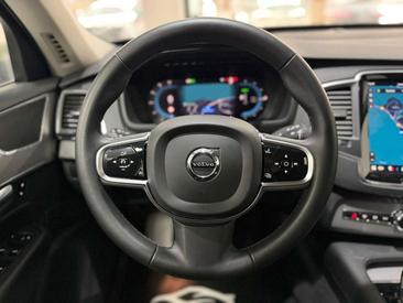 Volvo XC90 — photo 27