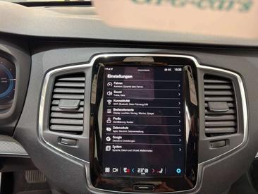 Volvo XC90 — photo 33