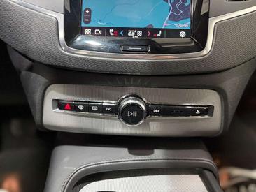 Volvo XC90 — photo 35