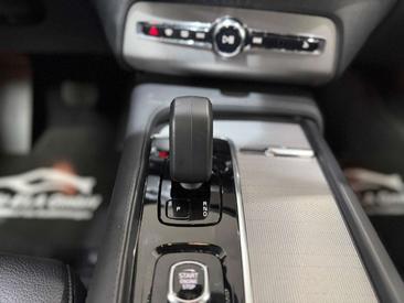 Volvo XC90 — photo 36