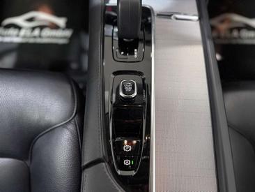 Volvo XC90 — photo 37