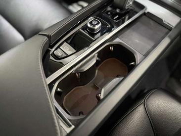 Volvo XC90 — photo 38