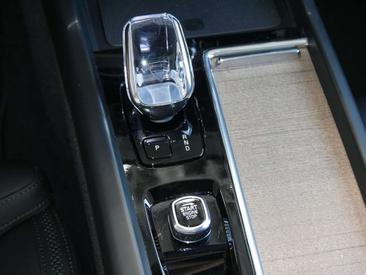Volvo XC60 B5 Plus — photo 10