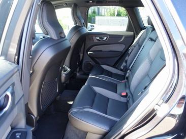 Volvo XC60 B5 Plus — photo 10