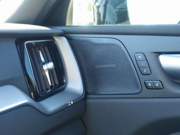 Volvo XC60 B5 Plus — photo 12