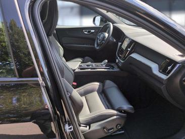Volvo XC60 B5 Plus — photo 22