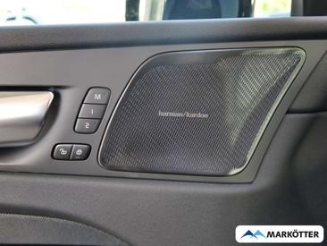 Volvo XC60 B5 Plus — photo 22
