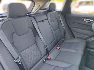Volvo XC60 B5 Plus — photo 19