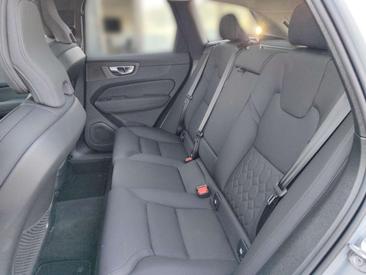 Volvo XC60 B5 Plus — photo 21