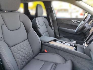 Volvo XC60 B5 Plus — photo 23