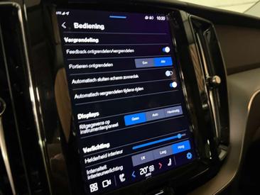 Volvo XC60 T6 Recharge Plus — photo 32