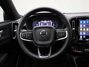 Volvo XC40 Recharge Core — photo 7