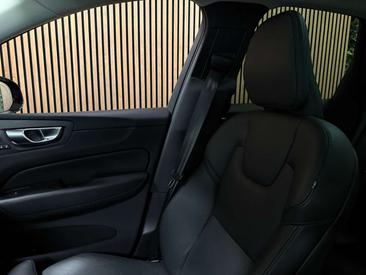 Volvo XC60 T6 Recharge Plus — photo 38