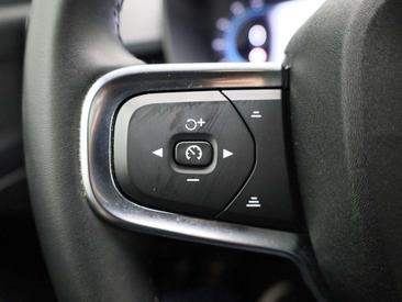 Volvo XC40 Recharge Core — photo 19