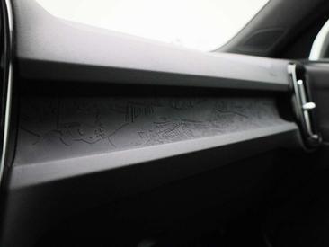 Volvo XC40 Recharge Core — photo 23