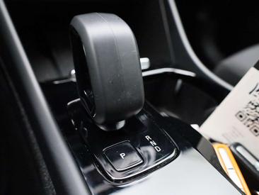Volvo XC40 Recharge Core — photo 24