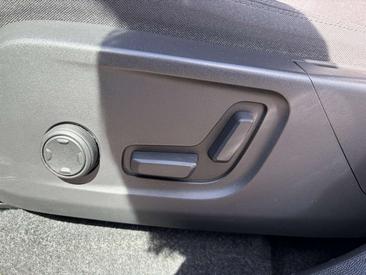 Volvo XC40 Recharge Ultimate — photo 17