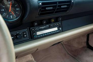 Porsche 993 Turbo — photo 19