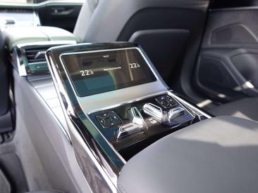 Audi A8 50 TDI — photo 17