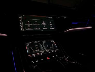 Audi RSQ8 4.0 TFSI — photo 24