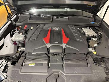Audi RSQ8 4.0 TFSI — photo 47