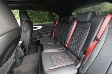 Audi Q8 50 TDI — photo 10