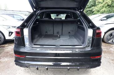 Audi Q8 50 TDI — photo 11