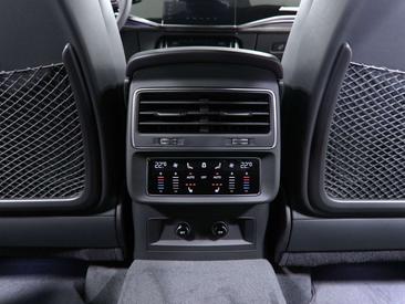 Audi Q8 Competition Plus 50 TDI — photo 11