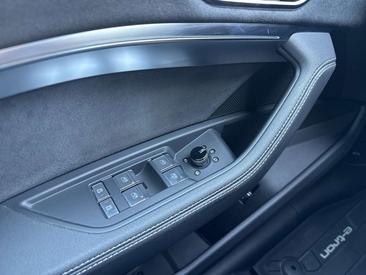 Audi Q8 E-tron Business 55 — photo 21