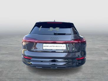 Audi Q8 E-tron Business 55 — photo 31