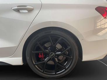 Audi RS3 Limousine — photo 12
