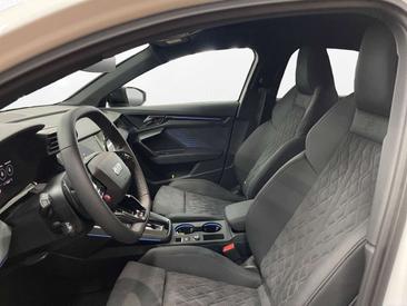 Audi RS3 Limousine — photo 15