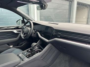 Volkswagen Touareg TDI 4Motion R-Line — photo 12