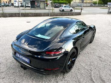 Porsche 718 Cayman Base — photo 11