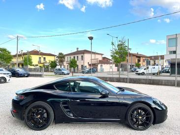 Porsche 718 Cayman Base — photo 12