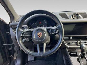 Porsche Macan Electrique Base — photo 6