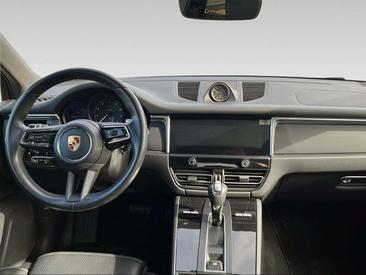 Porsche Macan Electrique Base — photo 7
