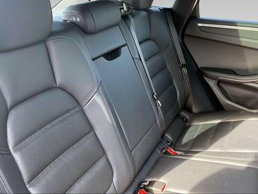 Porsche Macan Electrique Base — photo 10
