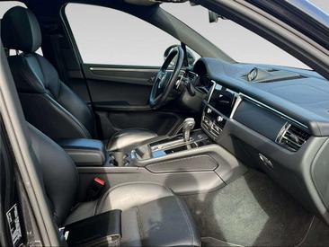 Porsche Macan Electrique Base — photo 11