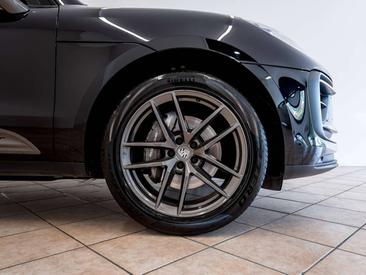 Porsche Macan Electrique Base — photo 4