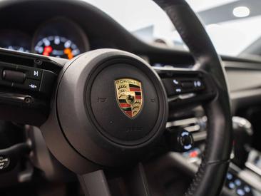 Porsche Macan Electrique Base — photo 10