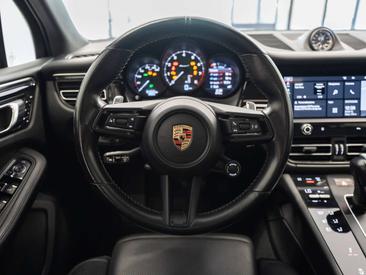 Porsche Macan Electrique Base — photo 11